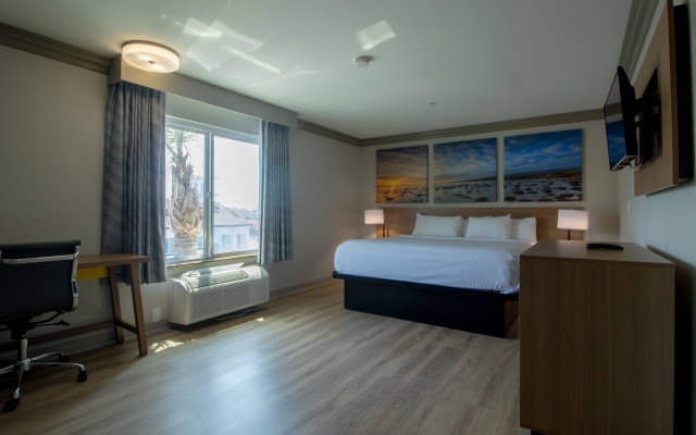 photo 3 of Days Inn By Wyndham Carlsbad