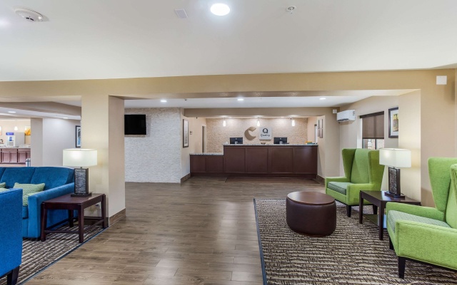 photo 2 of Quality Inn Charleston South