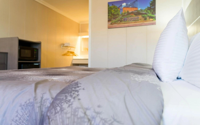 photo 2 of Stay Express Inn Chattanooga