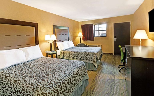 photo 4 of Days Inn Cherokee Near Casino