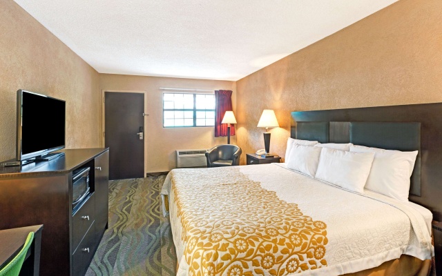 photo 2 of Days Inn by Wyndham Cherokee Near Casino