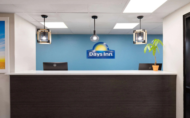 photo 2 of Days Inn by Wyndham Clarksville North