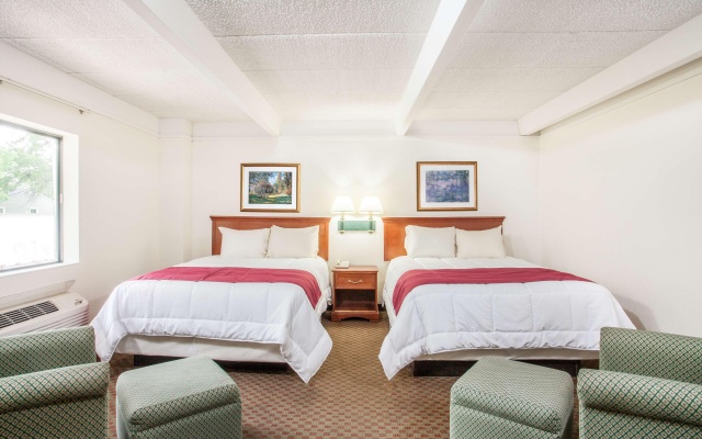 photo 5 of Days Inn by Wyndham Columbia I-70