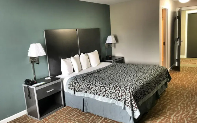 photo 4 of BridgePointe Inn & Suites