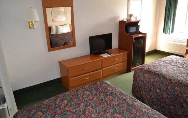 photo 4 of Countryside Inn & Suites
