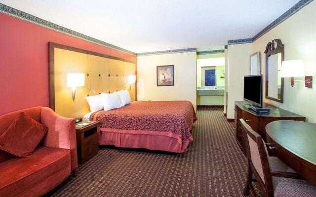 photo 4 of Days Inn by Wyndham Covington