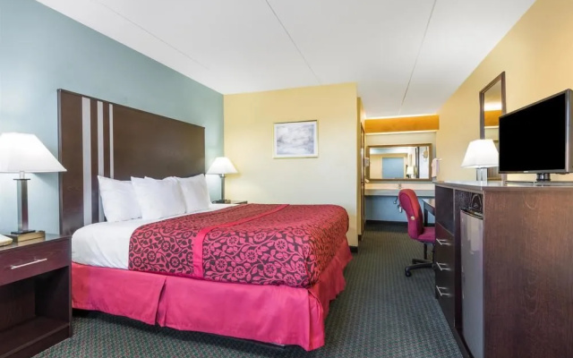 photo 5 of Days Inn Dayton Huber Heights Northeast