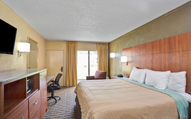 photo 4 of Royal Inn