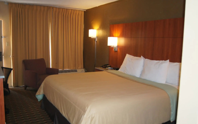 photo 5 of Royal Inn