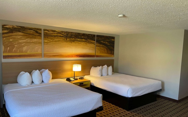 photo 3 of Days Inn by Wyndham Fayetteville-South/I-95 Exit 49