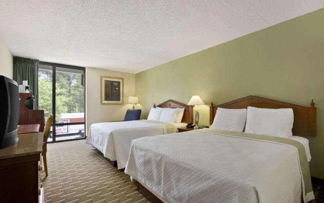 photo 5 of Days Inn Fayetteville-South/I-95 Exit 49