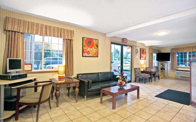 photo 2 of Days Inn by Wyndham Federal Way