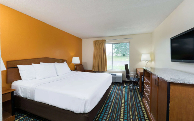 photo 5 of Days Inn by Wyndham Florence Cincinnati Area