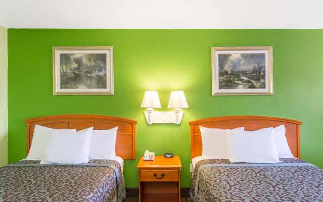 photo 4 of Days Inn Fulton