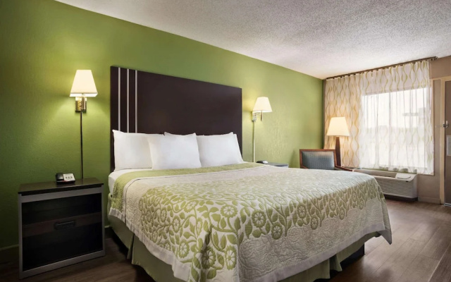 photo 5 of Days Inn Hardeeville Interstate Highway 95 State Line