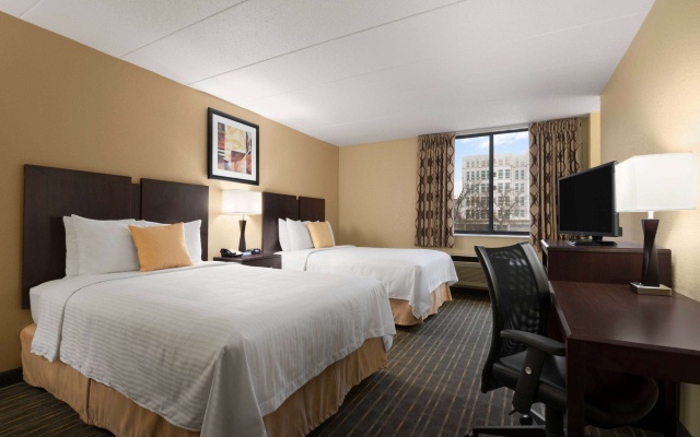 photo 5 of Days Hotel by Wyndham University Ave SE