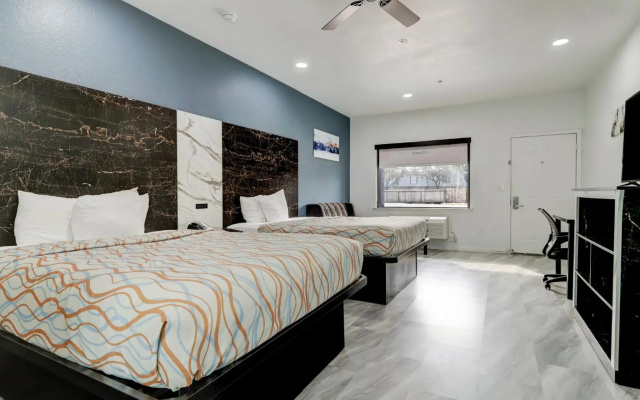 photo 5 of Grand Villa Inn Galleria