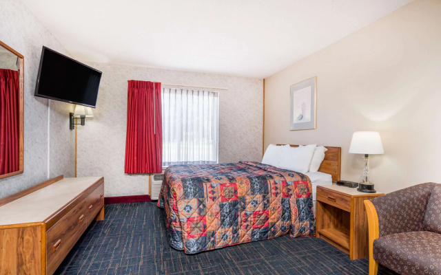photo 5 of Days Inn by Wyndham Hurley