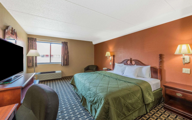 photo 2 of Quality Inn & Suites Louisville East