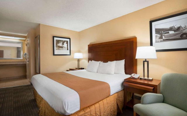 photo 5 of Days Inn Jacksonville Airport