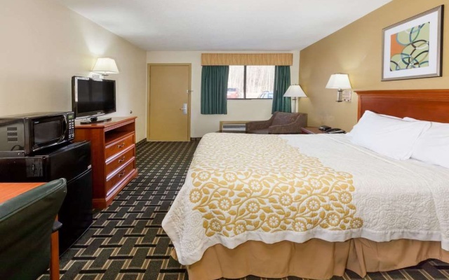 photo 5 of Days Inn Kent - Akron