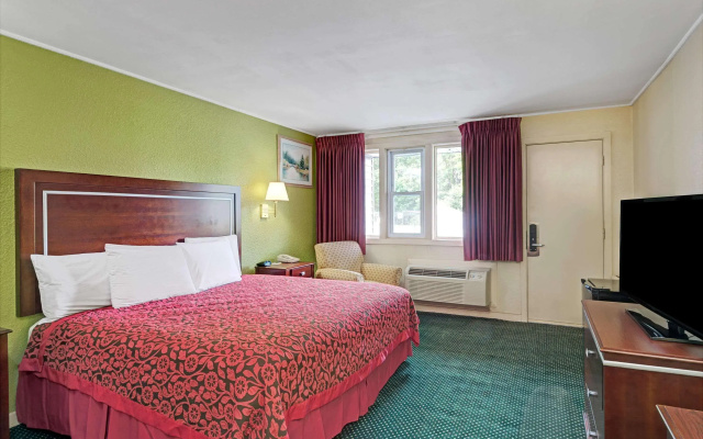 photo 2 of Days Inn by Wyndham Kittery