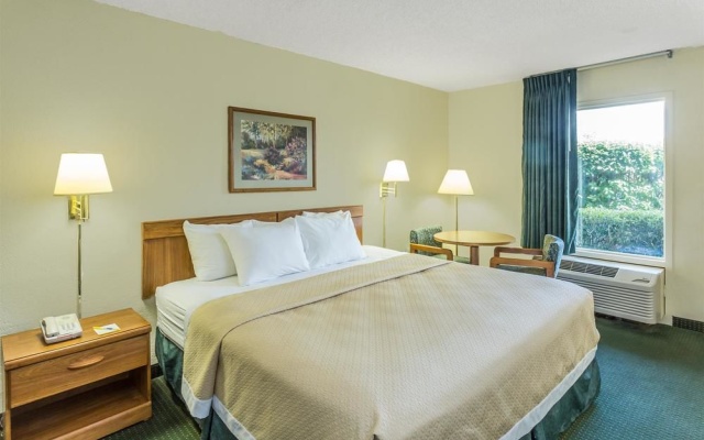 photo 2 of Days Inn by Wyndham Lake Park/Valdosta