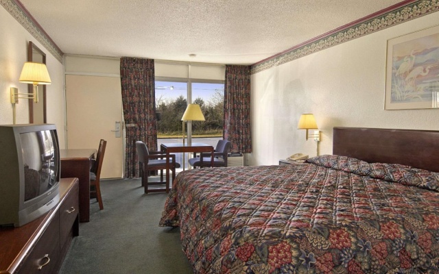 photo 3 of Budget Host Inn