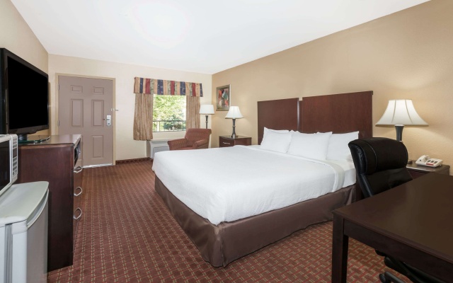 photo 5 of Days Inn Lexington SE/Hamburg