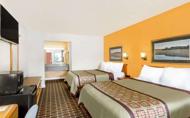 photo 4 of Days Inn Little River