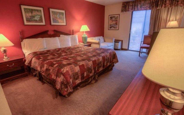 photo 2 of Days Inn Maplewood Hotel and Conference Center