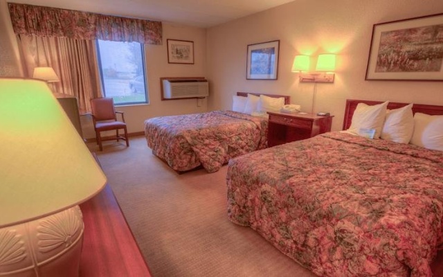 photo 4 of Days Inn Maplewood Hotel and Conference Center