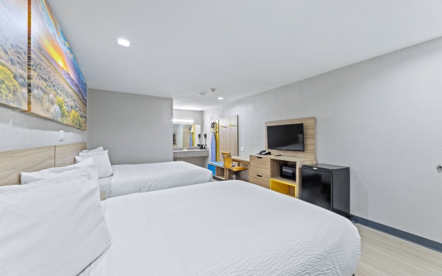 photo 3 of Days Inn By Wyndham Mckinney