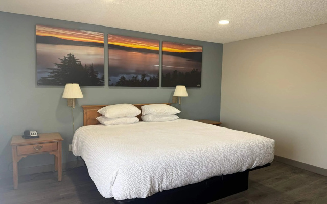 photo 3 of Days Inn by Wyndham Medford