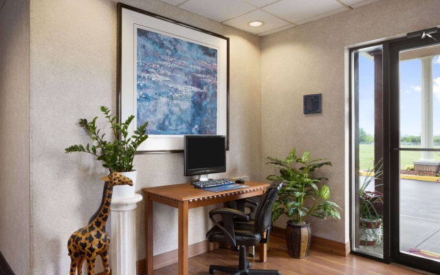 photo 3 of Days Inn by Wyndham Middletown