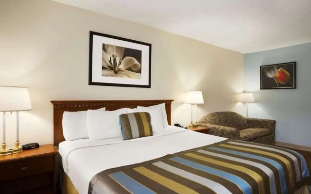 photo 4 of Days Inn by Wyndham Middletown