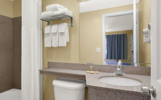 photo 4 of Days Inn Middletown