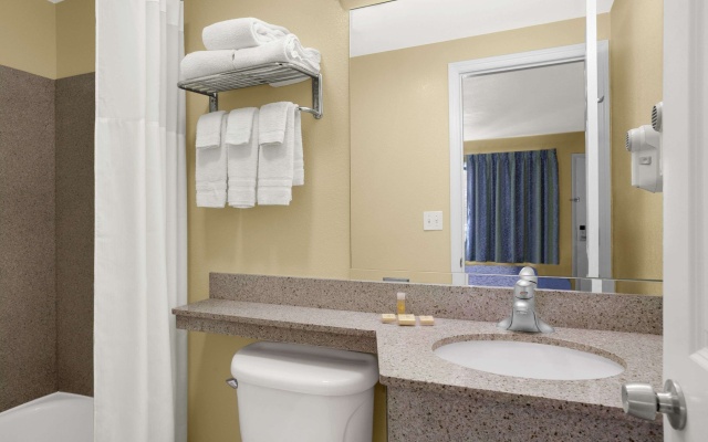 photo 5 of Days Inn by Wyndham Middletown