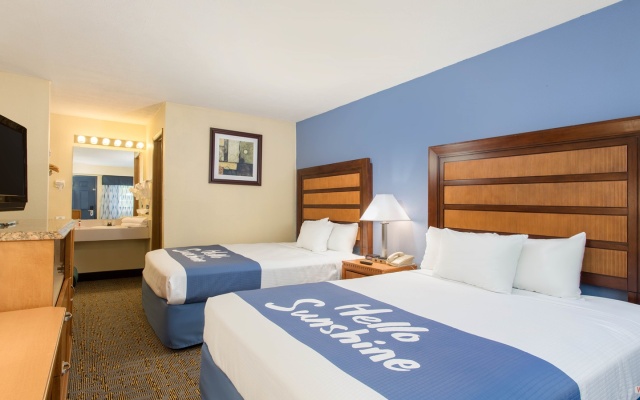 photo 3 of Days Inn by Wyndham Renfro Valley Mount Vernon Hotel