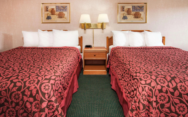 photo 4 of Days Inn by Wyndham Mountain View