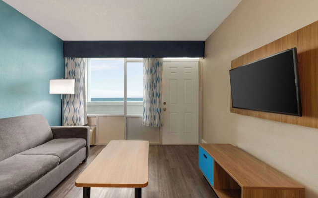 photo 5 of Days Inn Myrtle Beach-Beach Front
