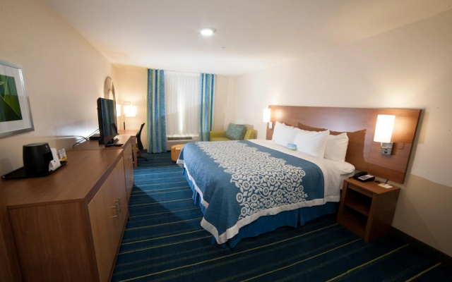 photo 5 of Arya Inn & Suites Farmers Branch