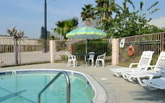 photo 3 of Days Inn By Wyndham Ontario Airport