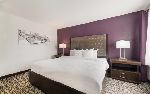 photo 4 of Clarion Inn & Suites Across From Universal Orlando Resort