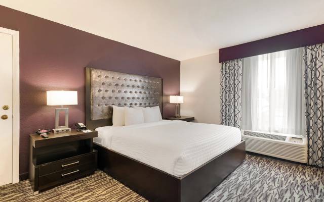 photo 5 of Clarion Inn & Suites Across From Universal Orlando Resort