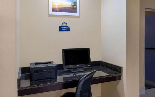 photo 5 of Days Inn Panama City 23 Rd St