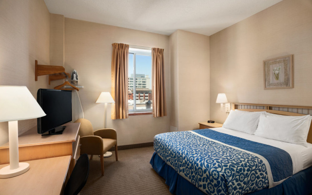 photo 3 of Days Inn Philadelphia Convention Center