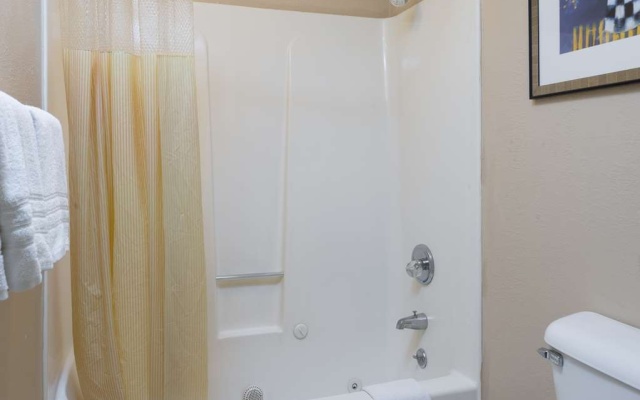 photo 2 of Days Inn Pinole Berkeley