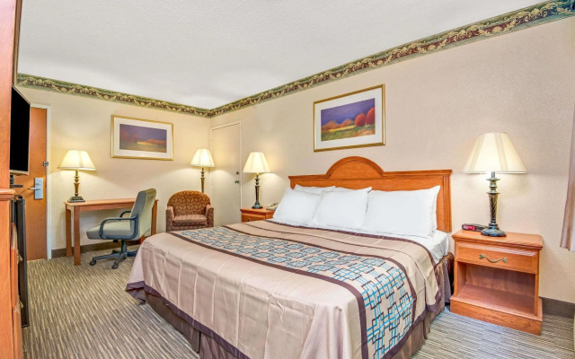 photo 4 of The Longleaf Hotel