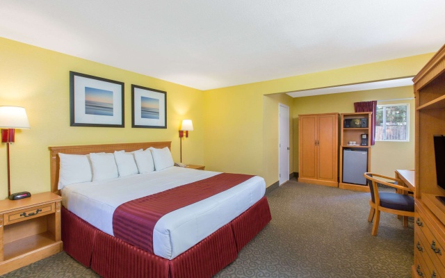 photo 4 of Days Inn by Wyndham Redwood City